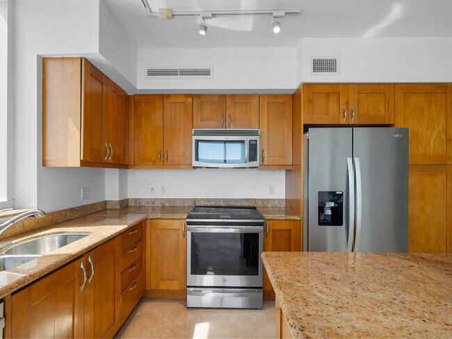 Building Photo - 1745 E Hallandale Beach Blvd