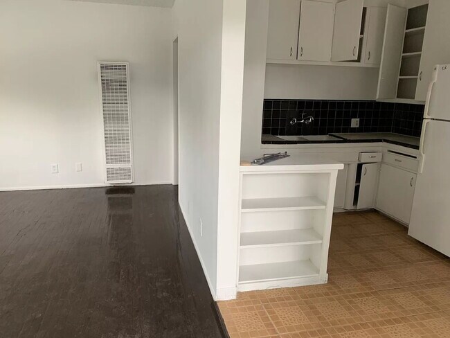 Building Photo - Please come see our wonderful one bedroom ...