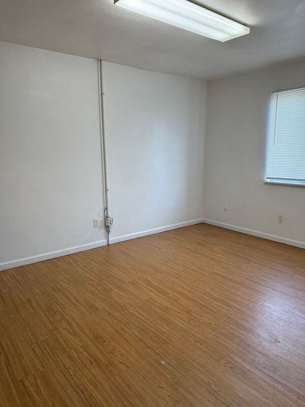Building Photo - 104 N 27th St