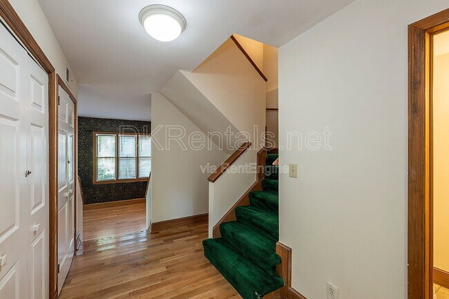 Building Photo - 425 Ansley St