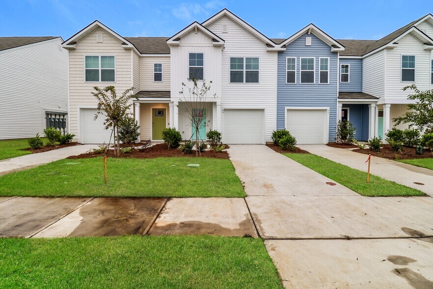 Building Photo - 49 Striker Rd