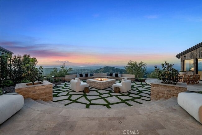 Building Photo - 3121 Old Topanga Canyon Rd