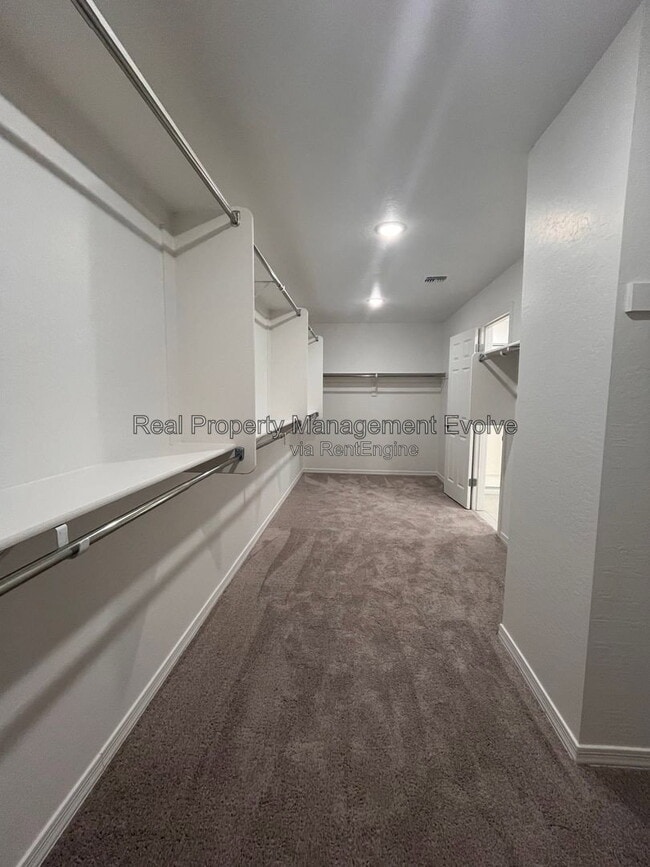 Building Photo - 4617 S 108th Ave