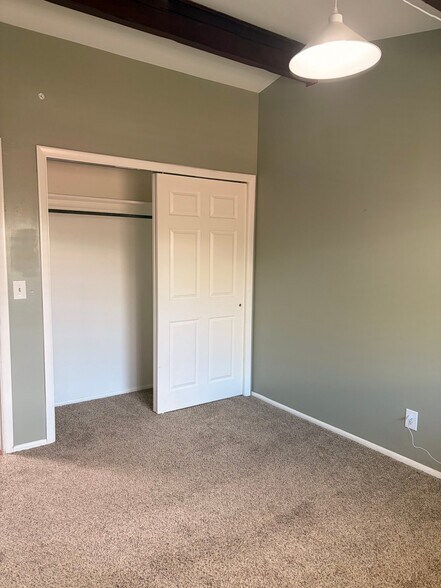 Building Photo - 4359 S 645 E
