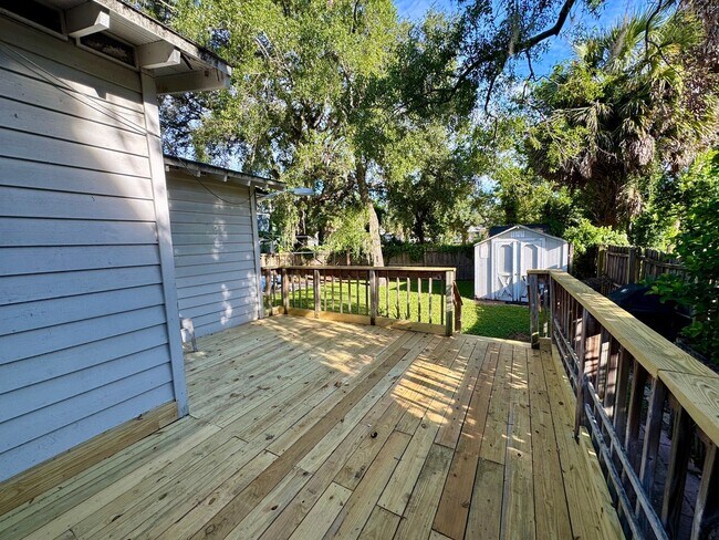 Building Photo - Great 3 Bed 2 Bath Home in Seminole Heights