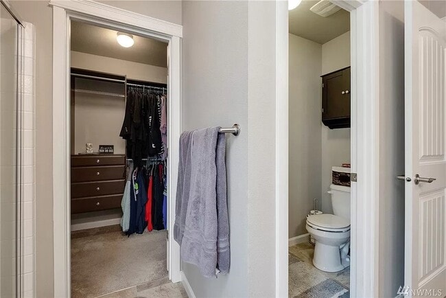 Master Bath (w/ Closet) - 3960 Maritime Dr SW