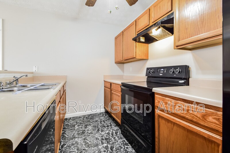 Building Photo - 400 Crestfield Cir