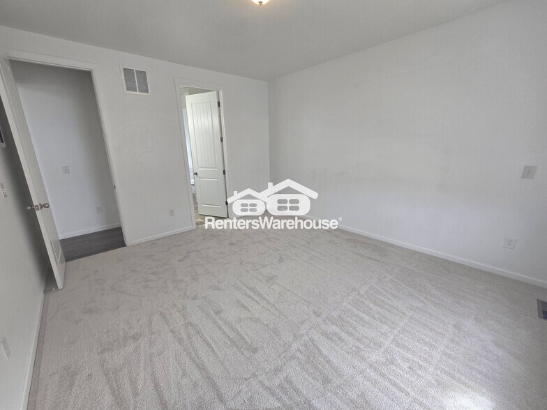 Building Photo - 11823 Barrentine Lp