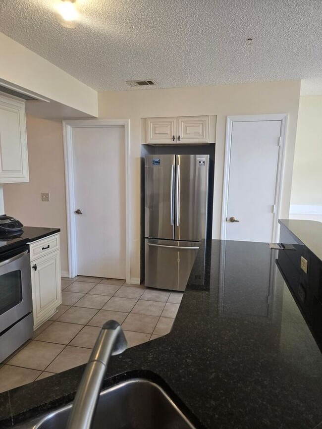 Building Photo - Charming 4-Bedroom Home Ready for You to M...