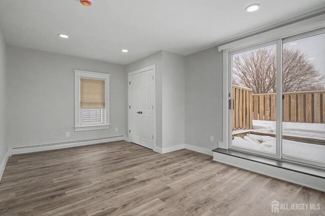 Building Photo - 61 N Main St