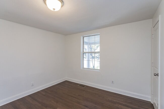 Building Photo - Charming 3BR / 2BA East Nashville Home – Minutes from Downtown!