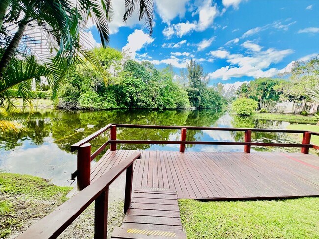 Building Photo - 1021 Mockingbird Ln