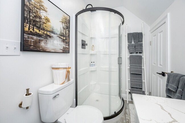 Building Photo - 1102 Stanfield Point Rd