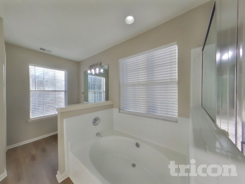 Building Photo - 14203 Misty Brook Ln