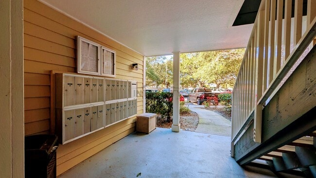Building Photo - 10024 Strafford Oak Ct