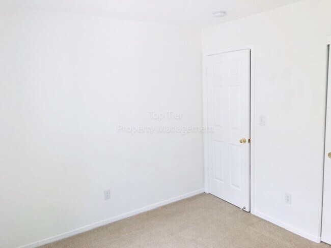 Building Photo - Beautiful 4 Bd/2.5 Ba, 1806 sf single-family house in Walnut Creek available now!