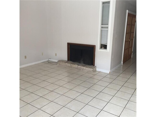 Building Photo - 2529 Rio Grande St