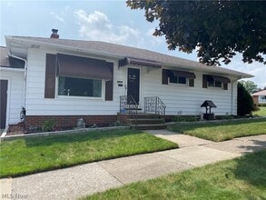 Building Photo - 5653 Cumberland Dr