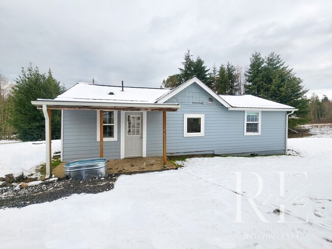 Building Photo - Charming 2-Bed Retreat with Hood Canal Vie...