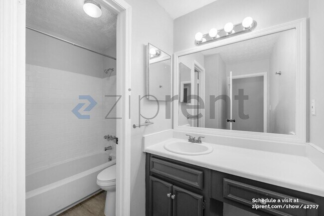 Building Photo - 1504 Augusta Dr
