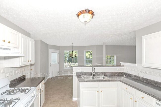 Building Photo - 420 Harvick Cir