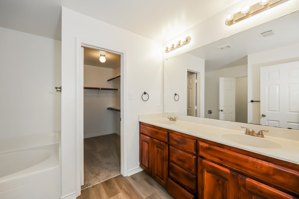 Building Photo - 1204 Boxwood Dr