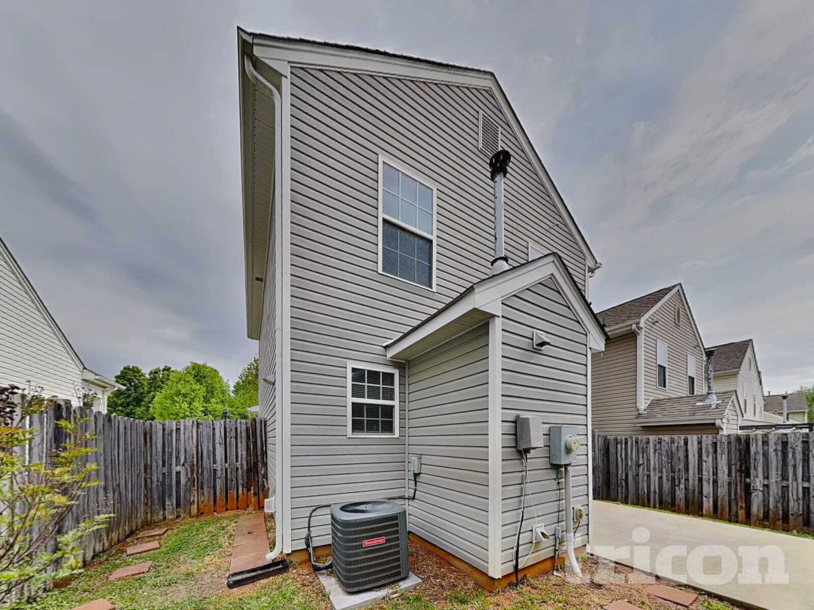 Building Photo - 12437 Stumptown Rd