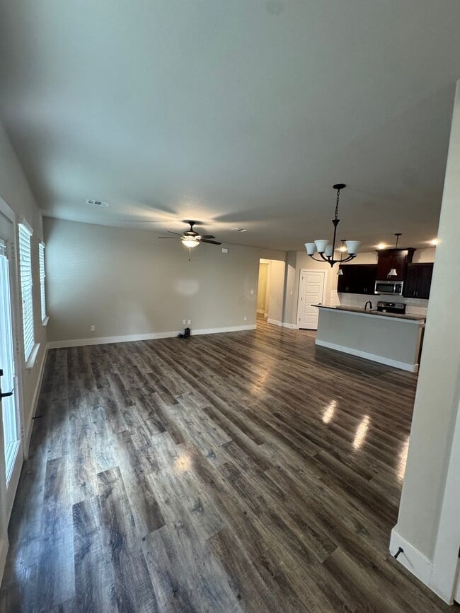 Building Photo - 3/2/2 - GREAT NEIGHBORHOOD - GODLEY ISD