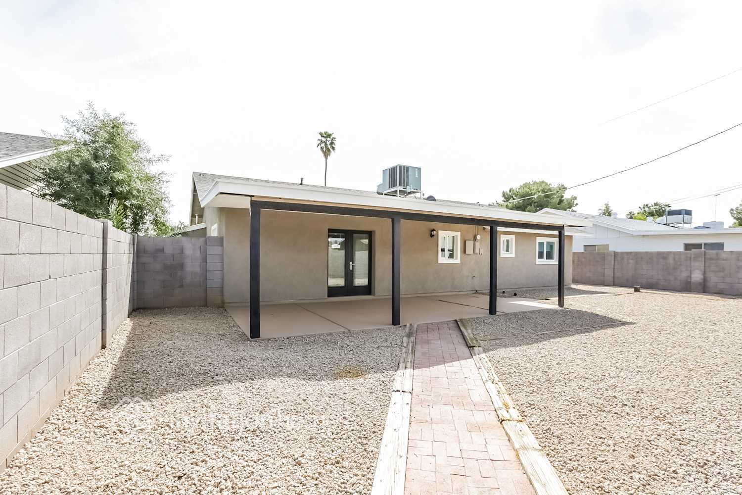 Building Photo - 934 E Loma Vista Dr