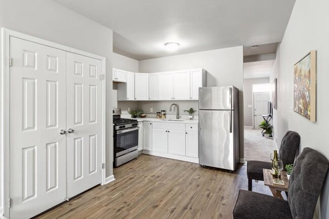 Building Photo - 220 N Collington Ave
