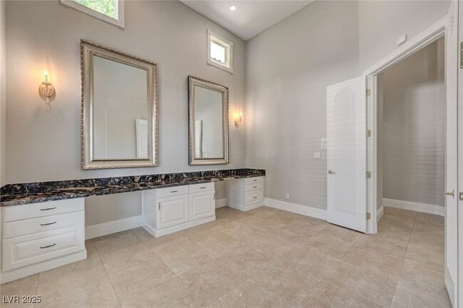 Building Photo - 9813 Edgeview Pl