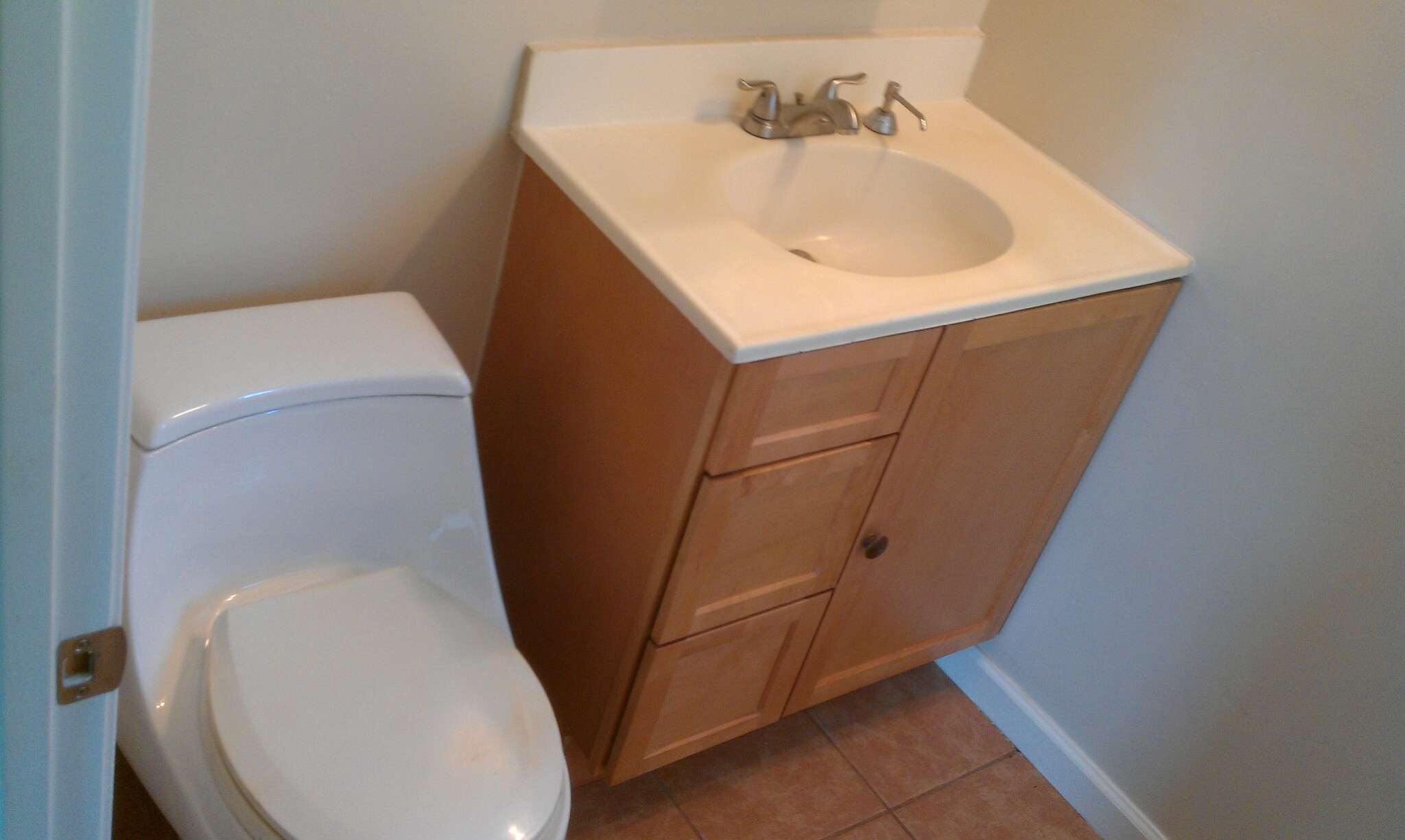 Upstairs full bathroom. - 227 Coventry Dr