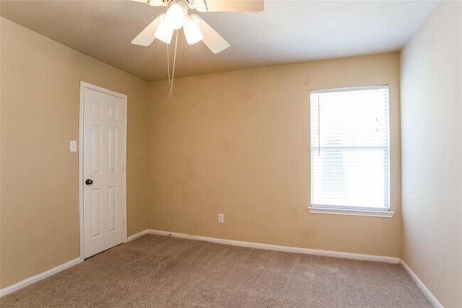 Building Photo - 15015 Misty Stone Ct