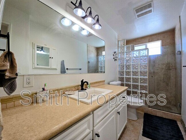 Building Photo - 320 Hermosa Ave