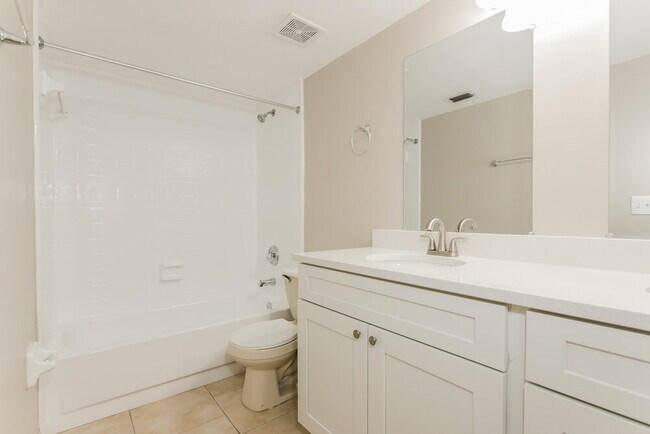 Building Photo - 504 Mahogany Dr