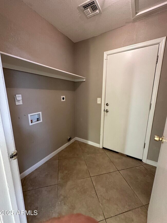 Building Photo - 4639 W Ruth Ave