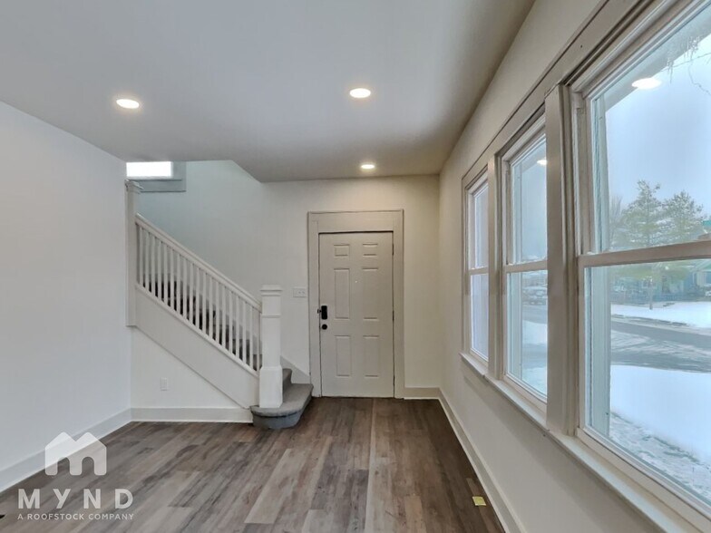 Building Photo - 1724 Woodlawn Ave