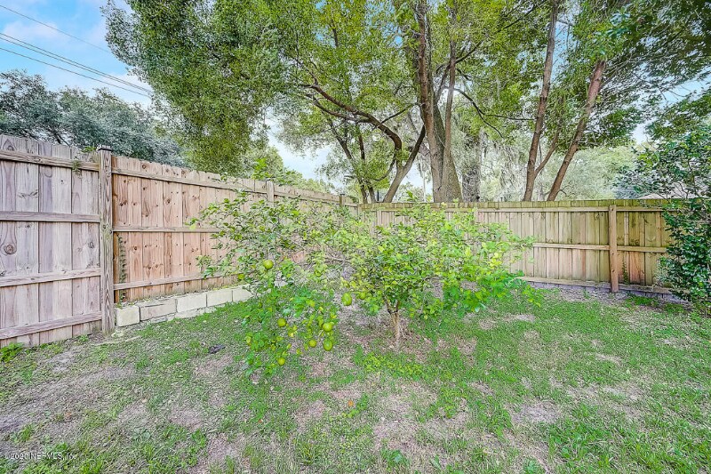 Building Photo - 5556 Floral Ave