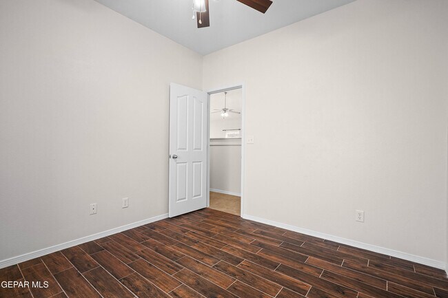 Building Photo - 5477 Francisco Roque Dr