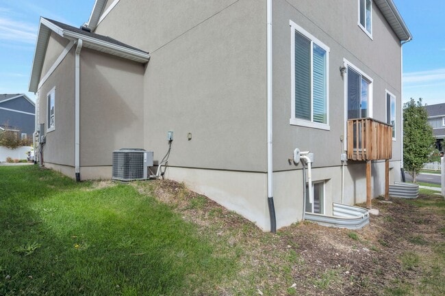 Building Photo - Spotless House, corner lot, 2 car attached