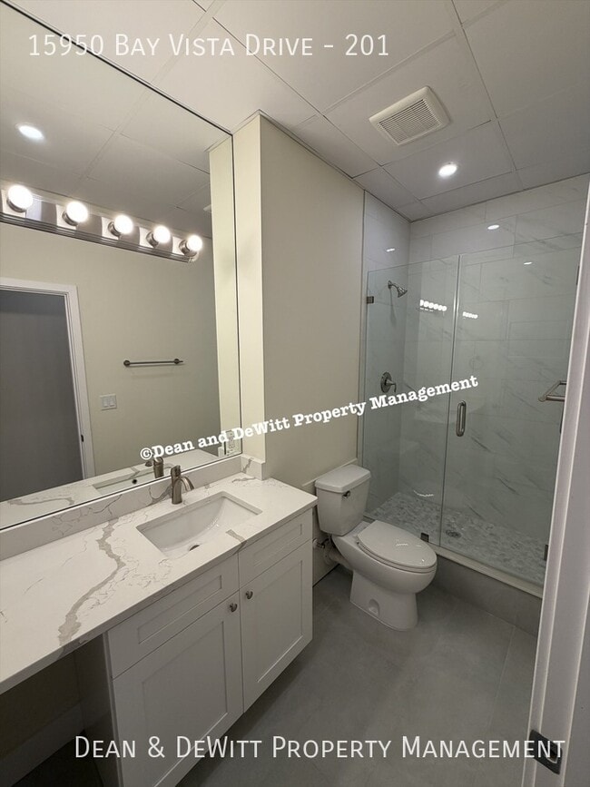 Building Photo - 15950 Bay Vista Dr