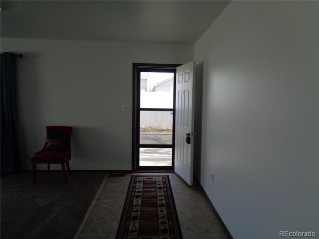 Building Photo - 725 9th St