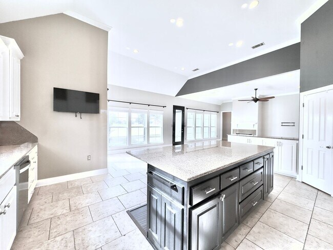 Building Photo - Luxury 4BR/3BA Home on Golf Course in Pelican Point – Resort-Style Living!