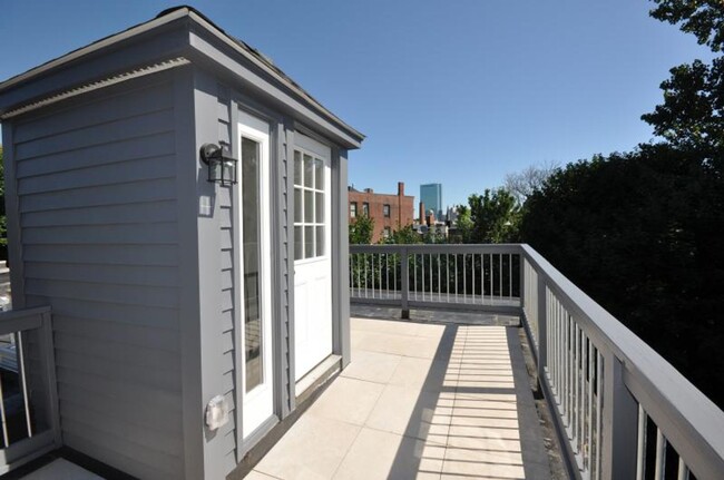 Building Photo - South End Area of Boston, In-Unit Washer a...