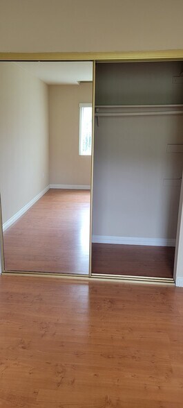 Building Photo - 1030 E Palmer Ave