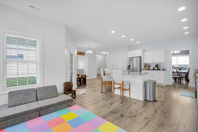 Building Photo - 630 Indigo Johnston Dr