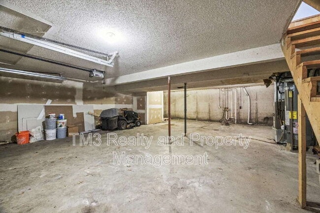 Building Photo - 1908 5th Ave