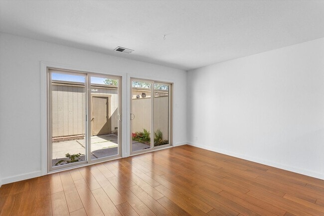 Building Photo - 1145 Bismarck Ln