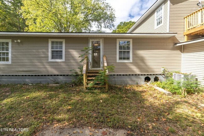 Building Photo - 770 Mahoney Rd