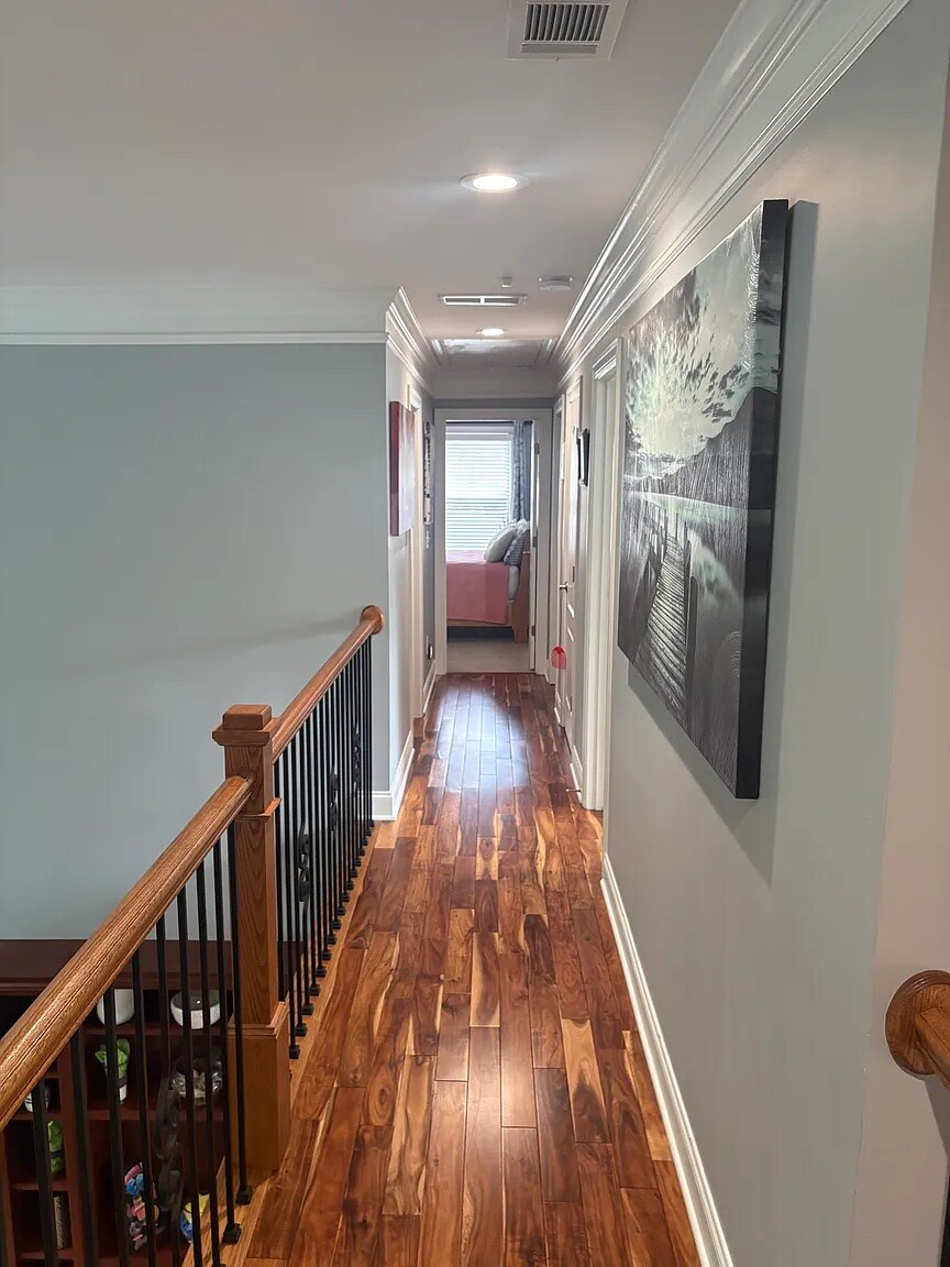 Building Photo - Room in House on Ridgemoor Dr